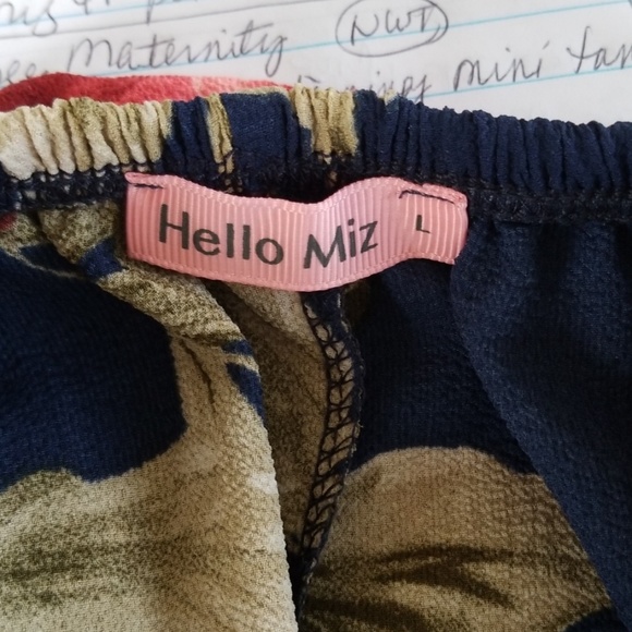 Hello Miz Maternity Floral Top - Picture 8 of 9